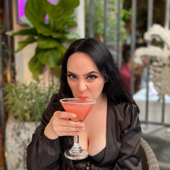 Meet your Posher, Greasepot - Picture 7 of 7